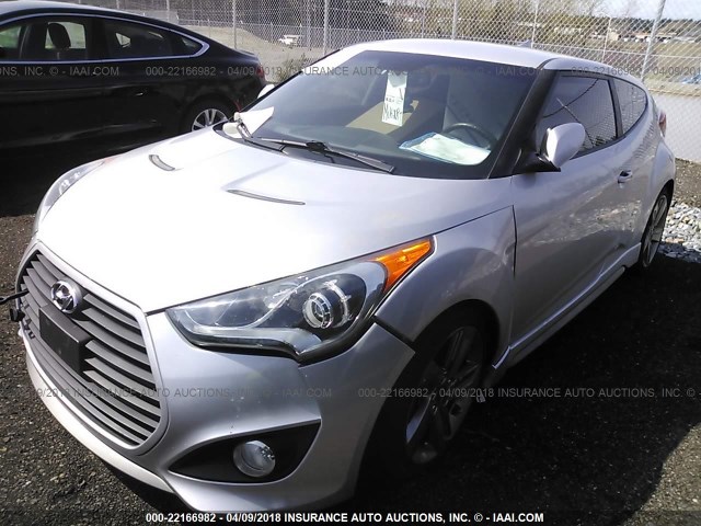 KMHTC6AE6DU134202 - 2013 HYUNDAI VELOSTER TURBO SILVER photo 2