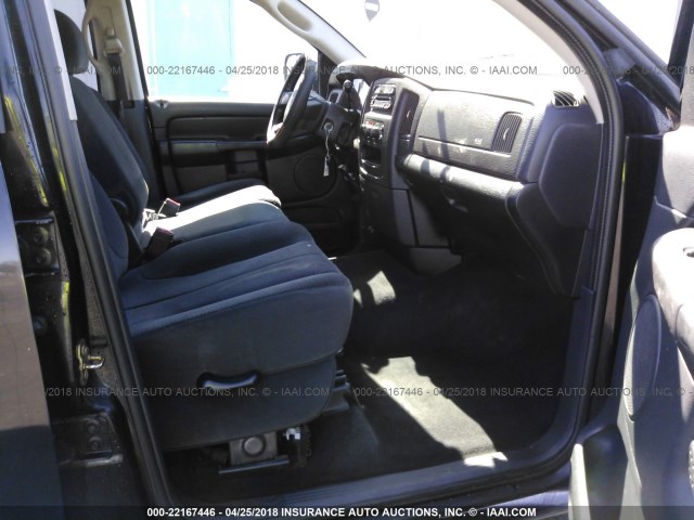 3D7KA28C24G192349 - 2004 DODGE RAM 2500 ST/SLT 黑色 照片 5