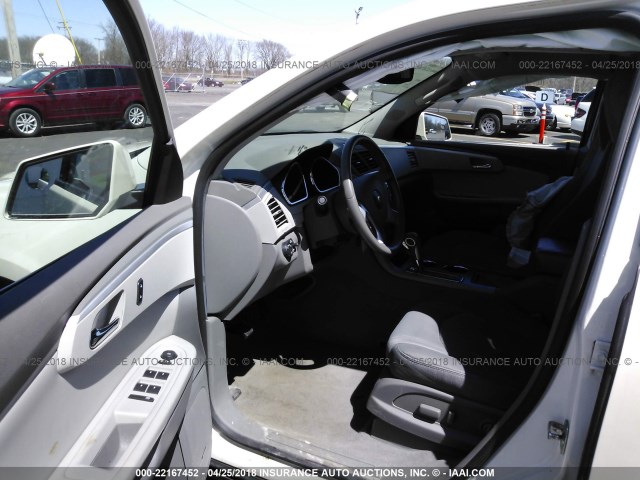 1GNKVJEDXCJ187605 - 2012 CHEVROLET TRAVERSE LT WHITE photo 5