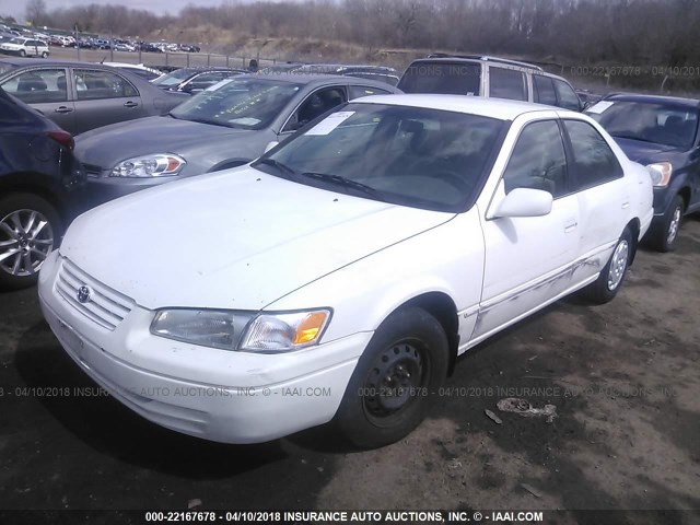 JT2BG22K0X0319531 - 1999 TOYOTA CAMRY LE/XLE WHITE photo 2