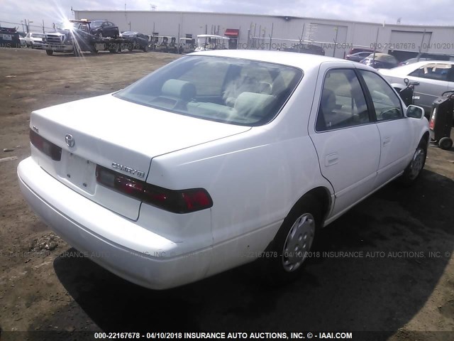 JT2BG22K0X0319531 - 1999 TOYOTA CAMRY LE/XLE WHITE photo 4