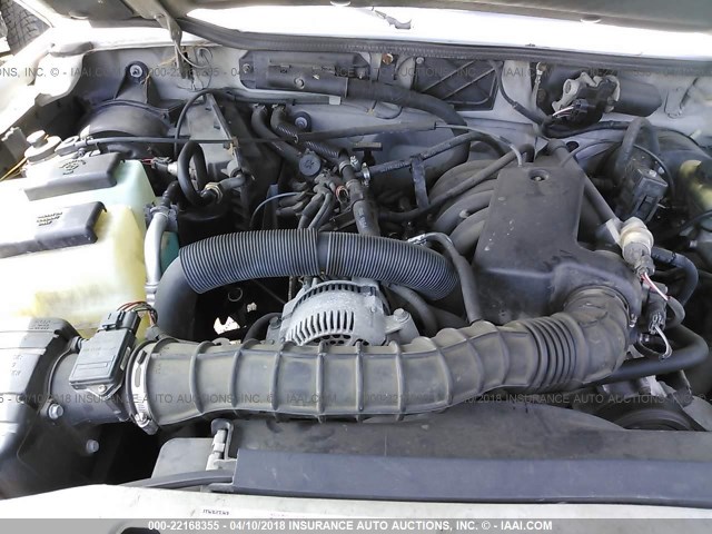 4F4YR12U13TM09780 - 2003 MAZDA B3000 SILVER photo 10