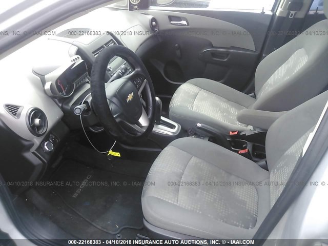 1G1JA5SG4D4144506 - 2013 CHEVROLET SONIC LS 银色 照片 5