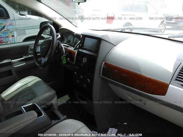 2A8HR54PX8R152875 - 2008 CHRYSLER TOWN & COUNTRY TOURING WHITE photo 5