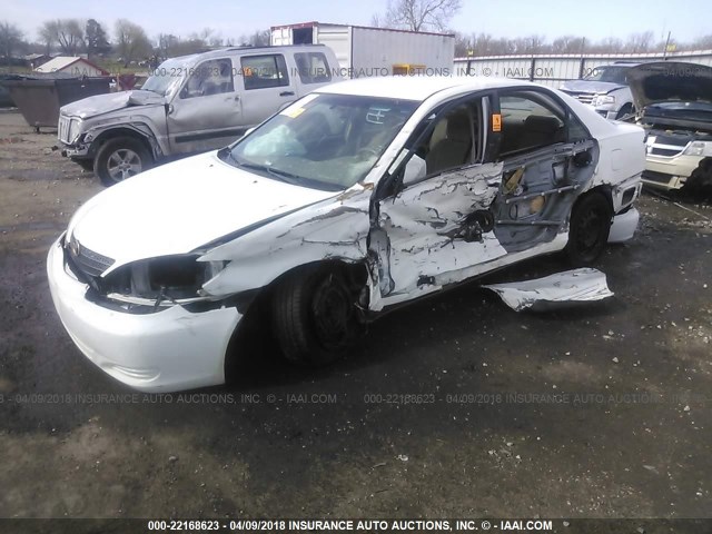 4T1BE32K52U078114 - 2002 TOYOTA CAMRY LE/XLE/SE 白色 照片 2