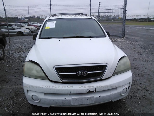 KNDJD733255406928 - 2005 KIA SORENTO EX/LX WHITE photo 6