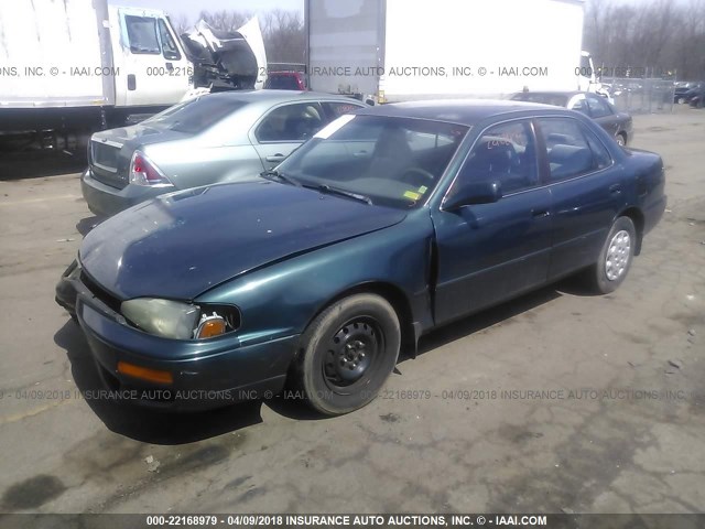 4T1BG12K1TU905462 - 1996 TOYOTA CAMRY DX/LE/XLE GREEN photo 2