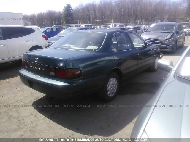 4T1BG12K1TU905462 - 1996 TOYOTA CAMRY DX/LE/XLE GREEN photo 4