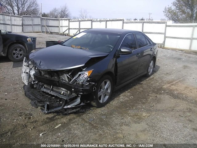 4T1BF1FK8EU406514 - 2014 TOYOTA CAMRY L/SE/LE/XLE 灰色 照片 2