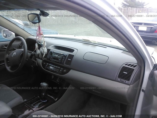 4T1BE32K85U580572 - 2005 TOYOTA CAMRY LE/XLE/SE 白色 照片 5