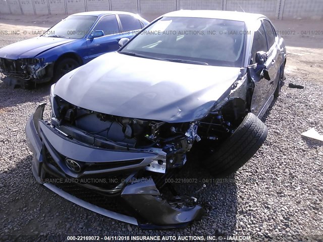 4T1BZ1HK0JU010382 - 2018 TOYOTA CAMRY XSE/XLE Boz foto 6