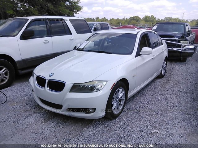 WBAPH7G57ANM49789 - 2010 BMW 328 I WHITE photo 2