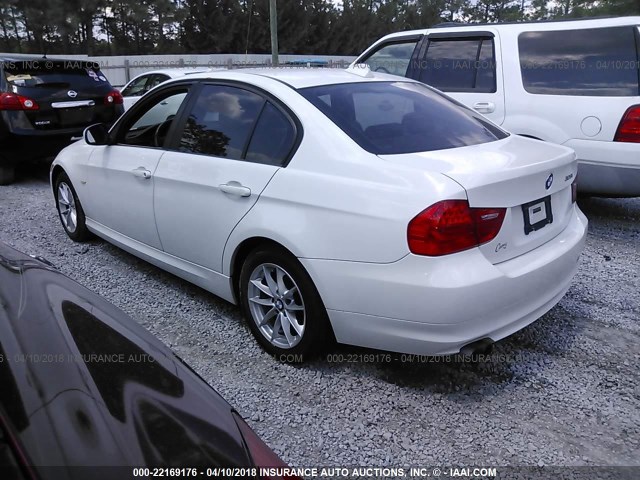 WBAPH7G57ANM49789 - 2010 BMW 328 I WHITE photo 3