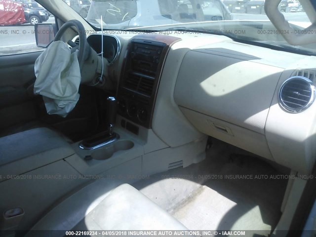 1FMEU64856UA46384 - 2006 FORD EXPLORER EDDIE BAUER WHITE photo 5