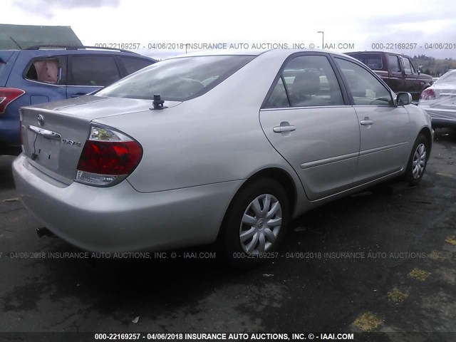 4T1BE32K15U966816 - 2005 TOYOTA CAMRY LE/XLE/SE 银色 照片 4
