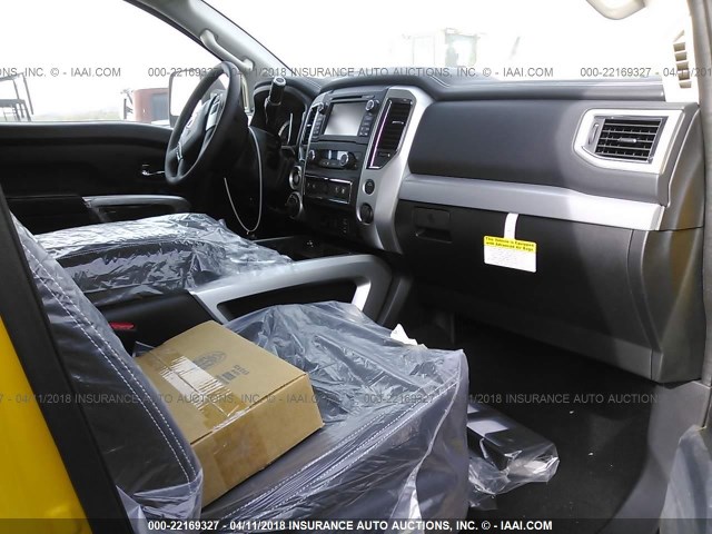 1N6BA1C44HN533622 - 2017 NISSAN TITAN XD SV/PRO-4X YELLOW photo 5