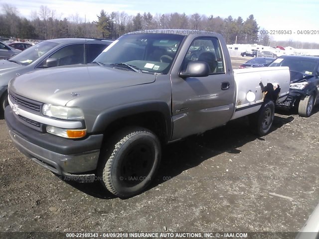 1GCGC24U02Z160943 - 2002 CHEVROLET SILVERADO C2500 TAN photo 2