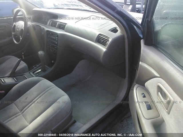 4T1BF22K0WU042814 - 1998 TOYOTA CAMRY CE/LE/XLE 绿色 照片 5