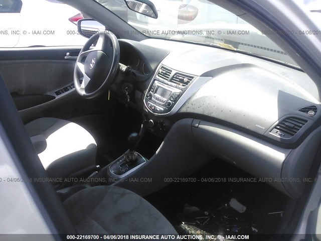 KMHCT4AE4EU708379 - 2014 HYUNDAI ACCENT GLS/GS SILVER photo 5