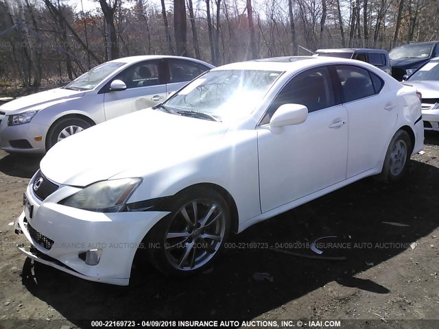 JTHBK262962012571 - 2006 LEXUS IS 250 WHITE photo 2