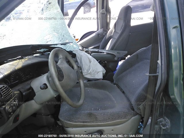 2B4FP2530TR852943 - 1996 DODGE CARAVAN GREEN photo 5