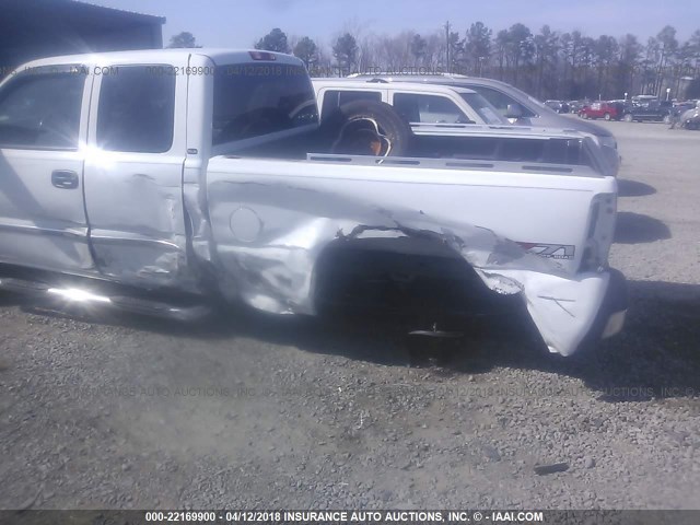 1GTEK19BX5E141677 - 2005 GMC NEW SIERRA K1500 WHITE photo 6