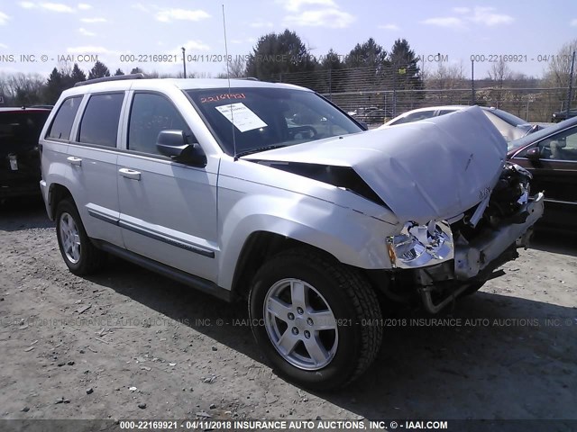 1J8GR48K77C680367 - 2007 JEEP GRAND CHEROKEE LAREDO/COLUMBIA/FREEDOM SILVER photo 1