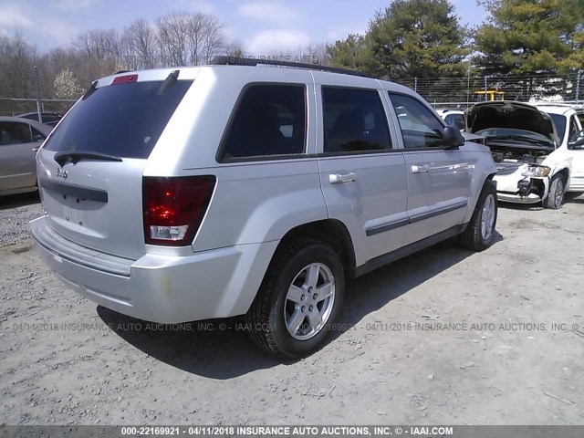 1J8GR48K77C680367 - 2007 JEEP GRAND CHEROKEE LAREDO/COLUMBIA/FREEDOM SILVER photo 4