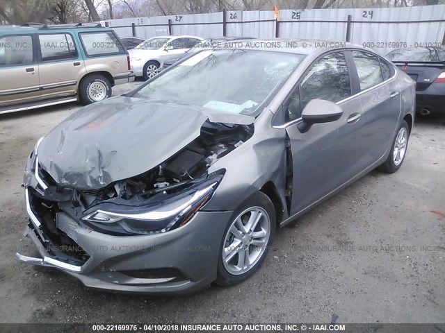 3G1BE5SM5HS555529 - 2017 CHEVROLET CRUZE LT Champagne photo 2