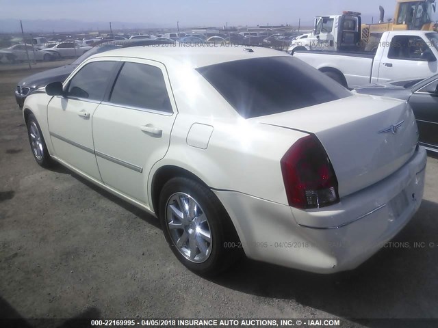 2C3LA53G47H648693 - 2007 CHRYSLER 300 TOURING WHITE photo 3