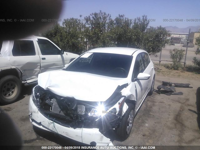 KNAFK5A85H5684089 - 2017 KIA FORTE LX WHITE photo 2