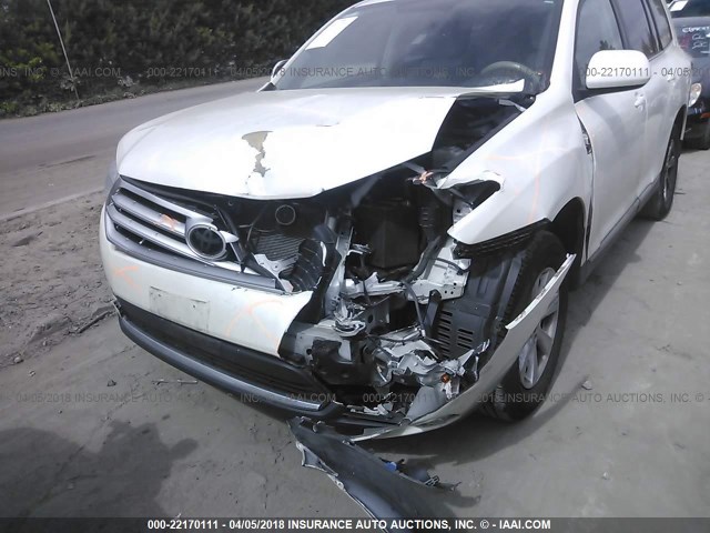 5TDZK3EH6DS110930 - 2013 TOYOTA HIGHLANDER PLUS/SE WHITE photo 6