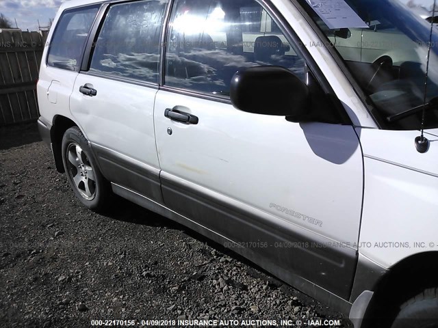 JF1SF6552WH779528 - 1998 SUBARU FORESTER S WHITE photo 6