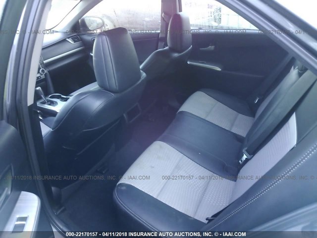 4T1BF1FK0EU464830 - 2014 TOYOTA CAMRY L/SE/LE/XLE ნაცრისფერი ფოტო 8