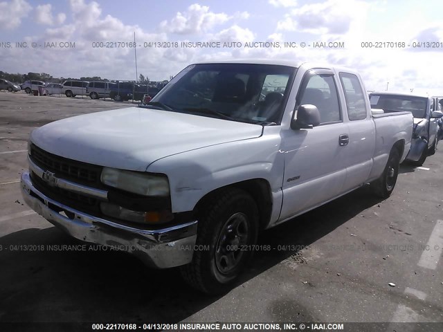 2GCEC19W811341064 - 2001 CHEVROLET SILVERADO C1500 WHITE photo 2