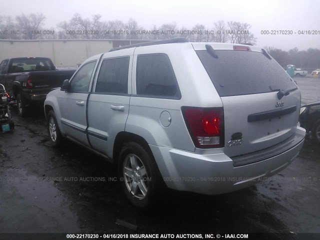 1J8GR48K37C597132 - 2007 JEEP GRAND CHEROKEE LAREDO/COLUMBIA/FREEDOM SILVER photo 3