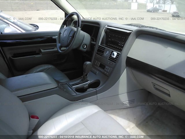 5LMEU78H43ZJ34595 - 2003 LINCOLN AVIATOR 银色 照片 5