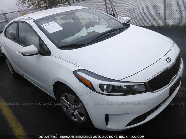 3KPFL4A78JE193687 - 2018 KIA FORTE LX/S WHITE photo 1