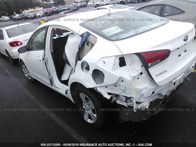 3KPFL4A78JE193687 - 2018 KIA FORTE LX/S WHITE photo 3