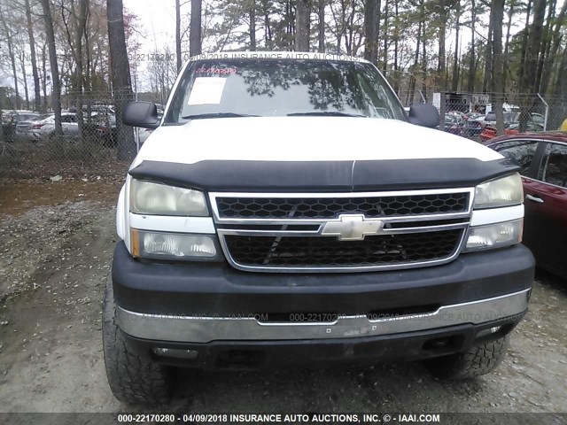 1GCHK33U26F211574 - 2006 CHEVROLET SILVERADO K3500 WHITE photo 6