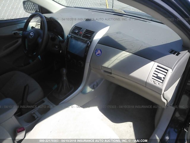 1NXBU4EE7AZ251077 - 2010 TOYOTA COROLLA S/LE/XLE GRAY photo 5