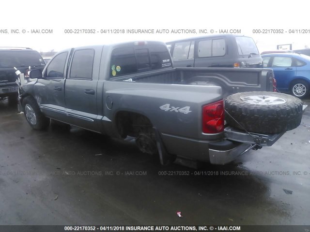 1D7HW58N65S339068 - 2005 DODGE DAKOTA QUAD LARAMIE GRAY photo 3