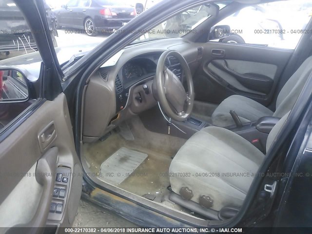 4T1BG12K5TU689258 - 1996 TOYOTA CAMRY DX/LE/XLE BLACK photo 5