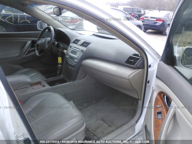 4T1BE46K68U783965 - 2008 TOYOTA CAMRY CE/LE/XLE/SE WHITE photo 5