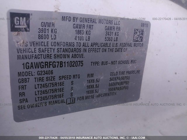 1GAWGRFG7B1102075 - 2011 CHEVROLET EXPRESS G2500 LT WHITE photo 9