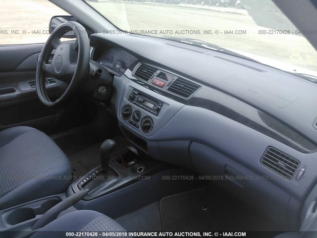 JA3AJ26E53U034138 - 2003 MITSUBISHI LANCER ES SILVER photo 5