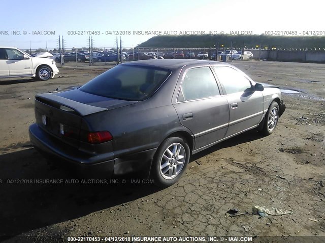 JT2BF28K8Y0267819 - 2000 TOYOTA CAMRY LE/XLE GRAY photo 4