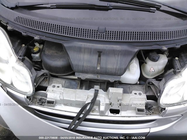 WMEEJ31X79K281068 - 2009 SMART FORTWO PURE/PASSION SILVER photo 10