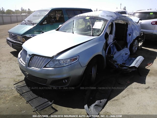 1LNHM93R29G626140 - 2009 LINCOLN MKS BLUE photo 2