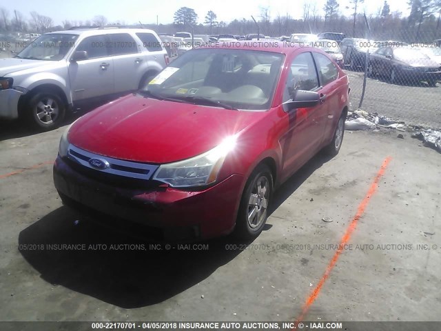 1FAHP32N58W189848 - 2008 FORD FOCUS S/SE RED photo 2